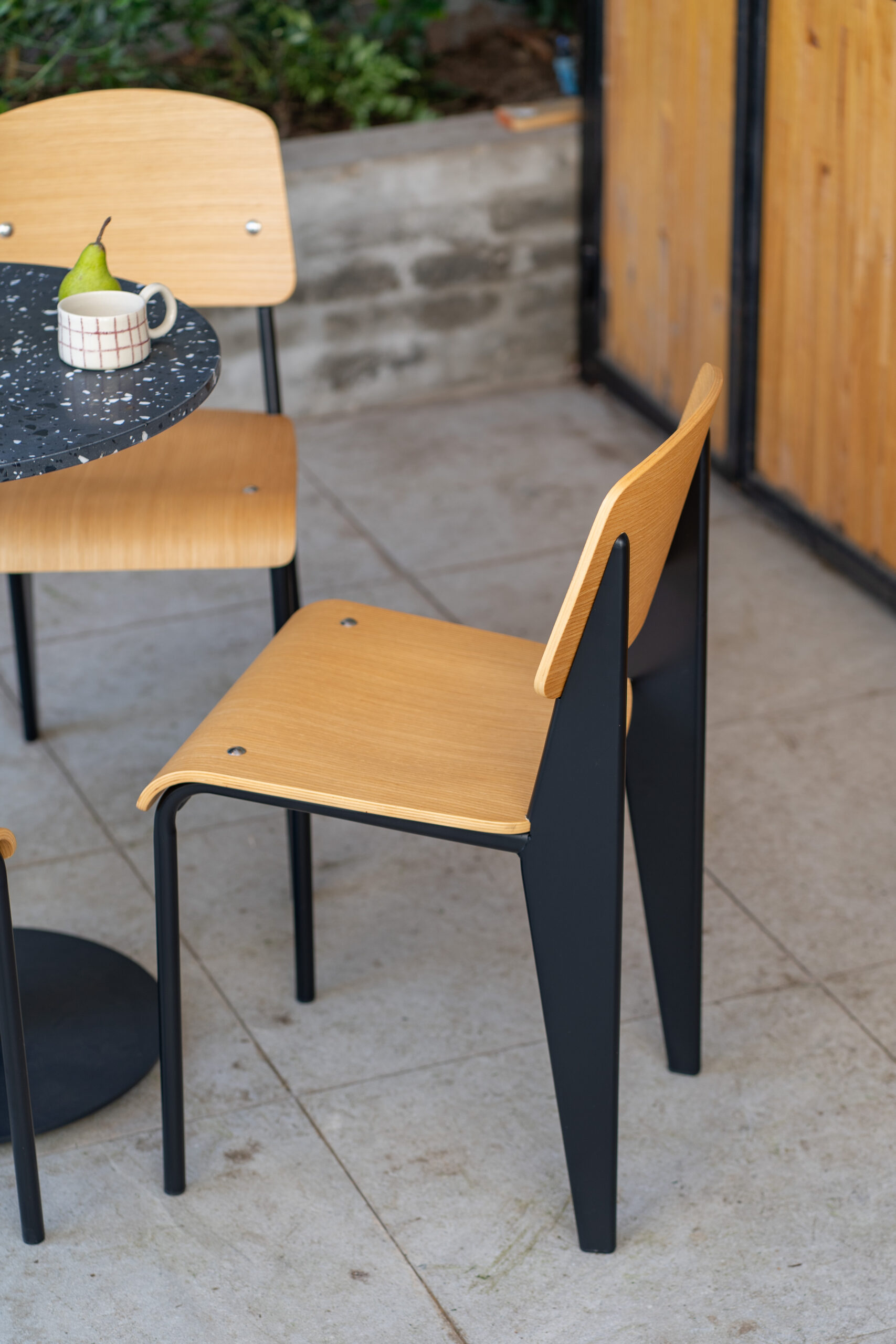 Silla Standard de Jean Prouvé Negro - Imagen 3